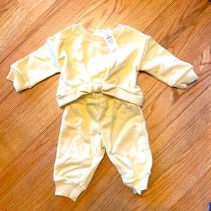 Soft yellow matching set from gap! Color is soft yellow NWT